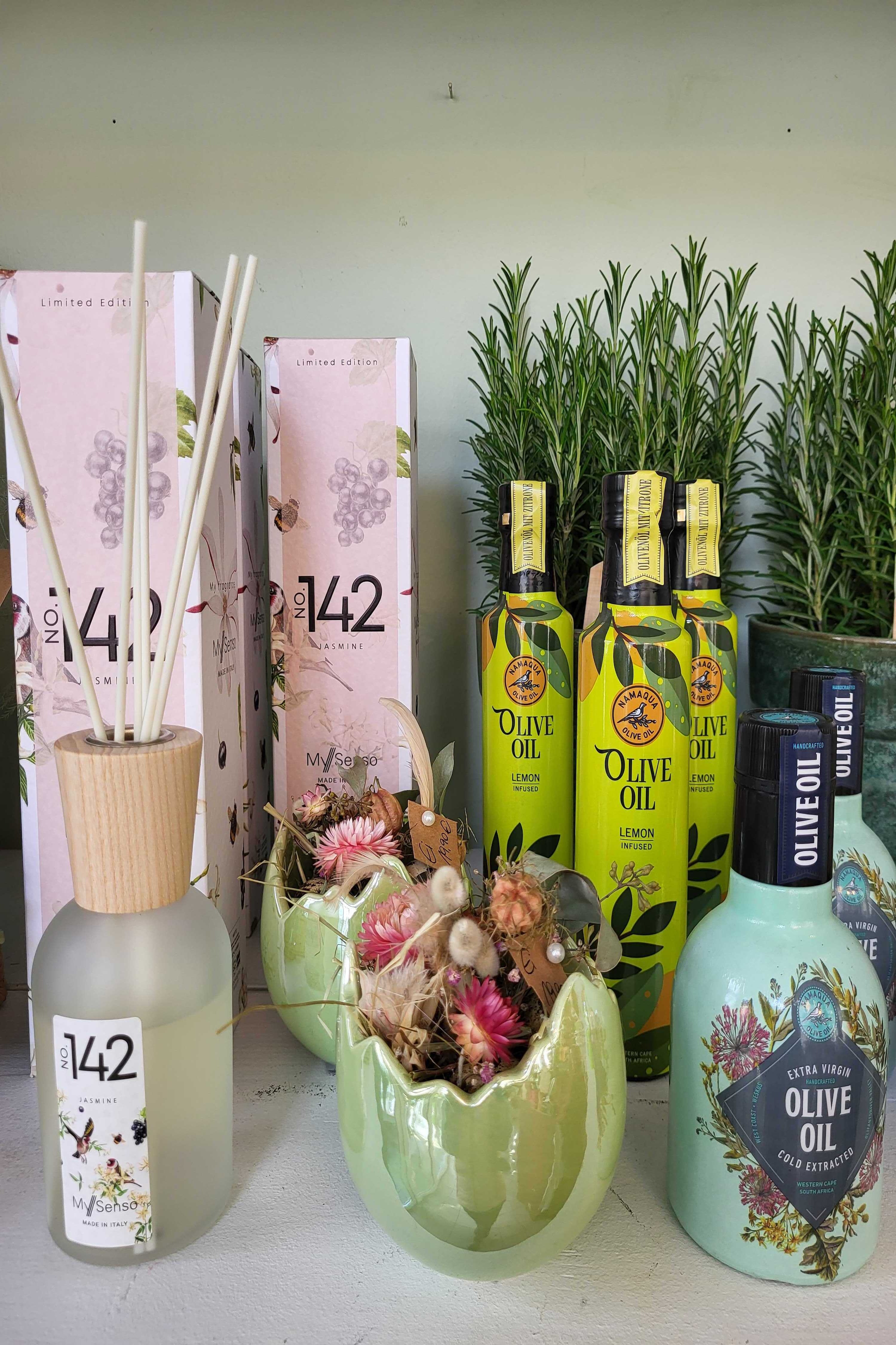 Frühlingshafte Blumenarrangements für Ostern